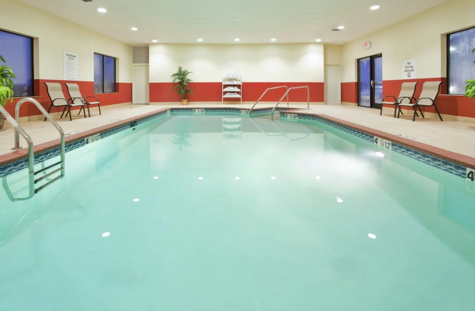 Holiday Inn Express Hotel and Suites Pryor by IHG