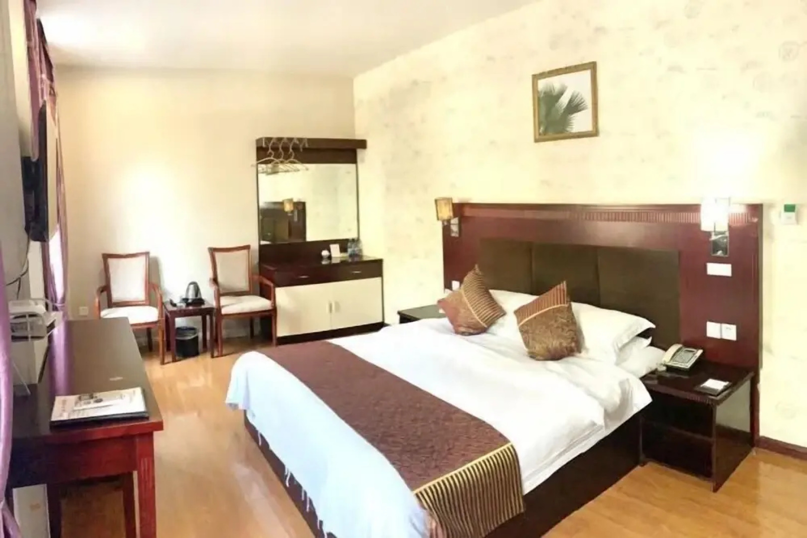 Jinri Business Hotel