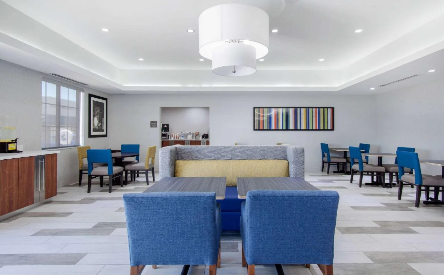 Holiday Inn Express & Suites Tulsa East - Catoosa by IHG