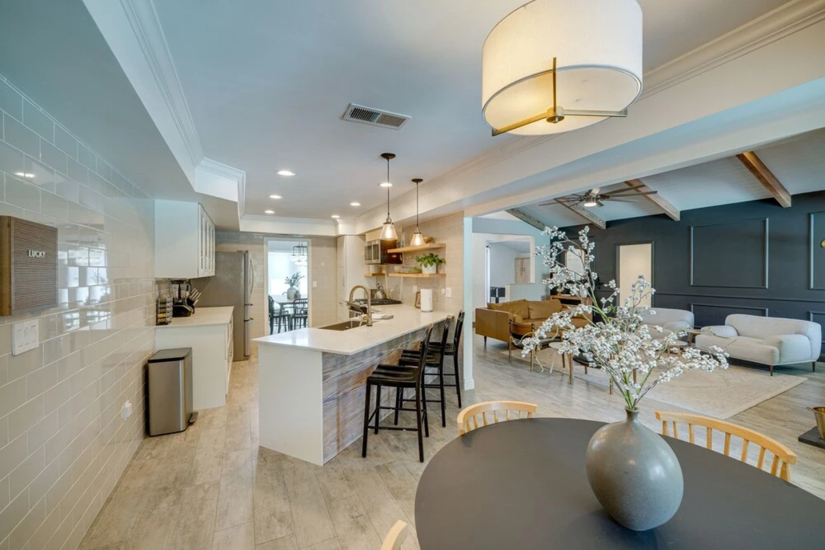 Bakersfield Oasis: Private Pool, Hot Tub & Patio!