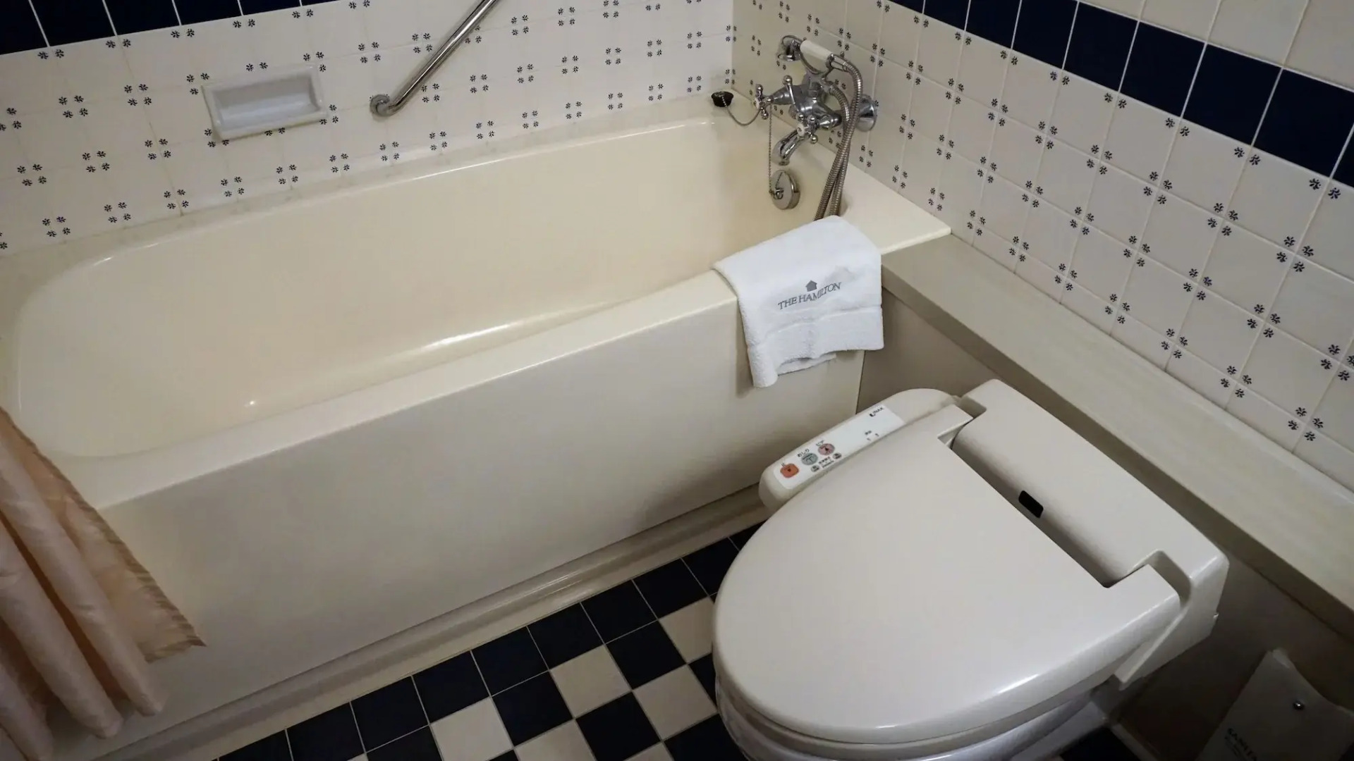 The Hamilton Ureshino