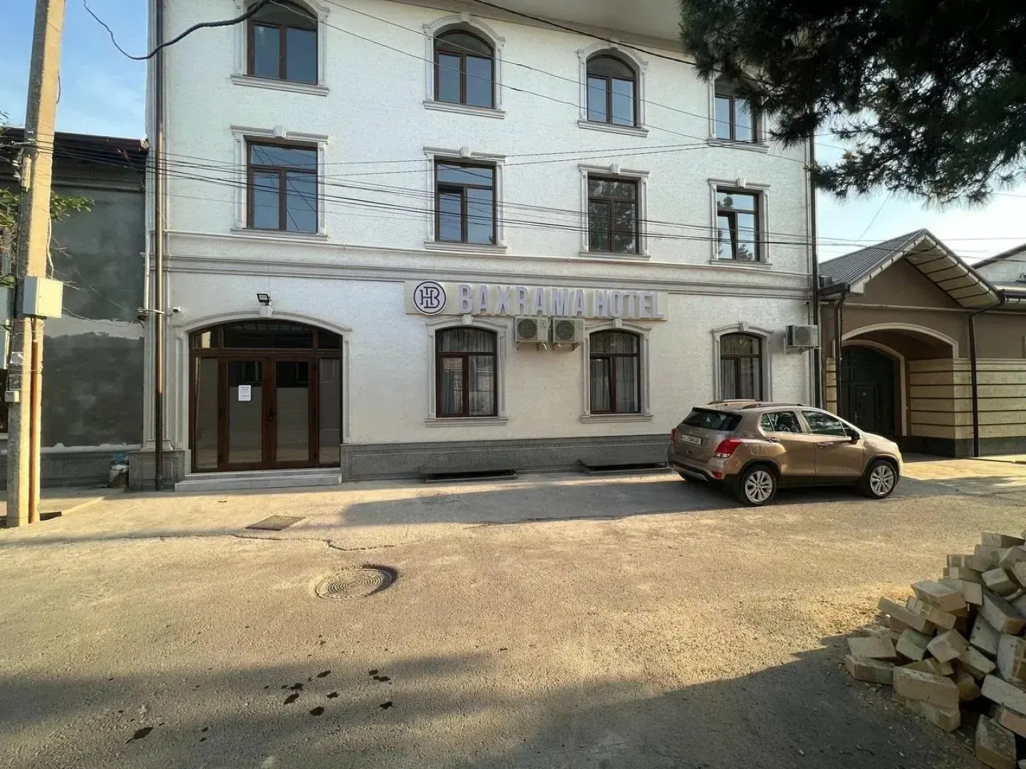Baxrama Hotel (Бахрама)