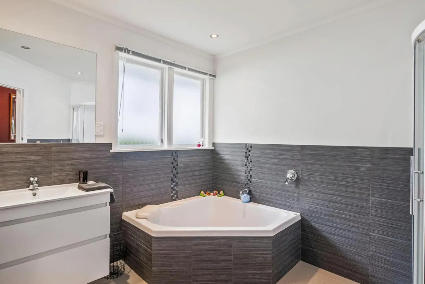 Winara Winner - Waikanae Holiday Home