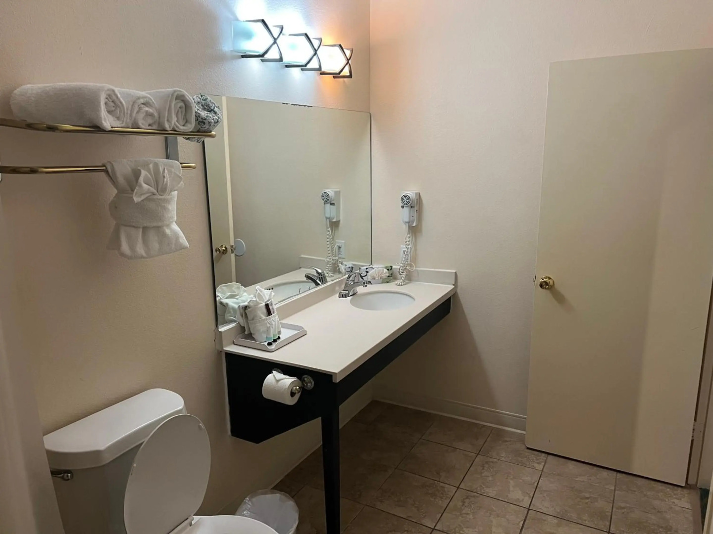 Sunchase Inn & Suites