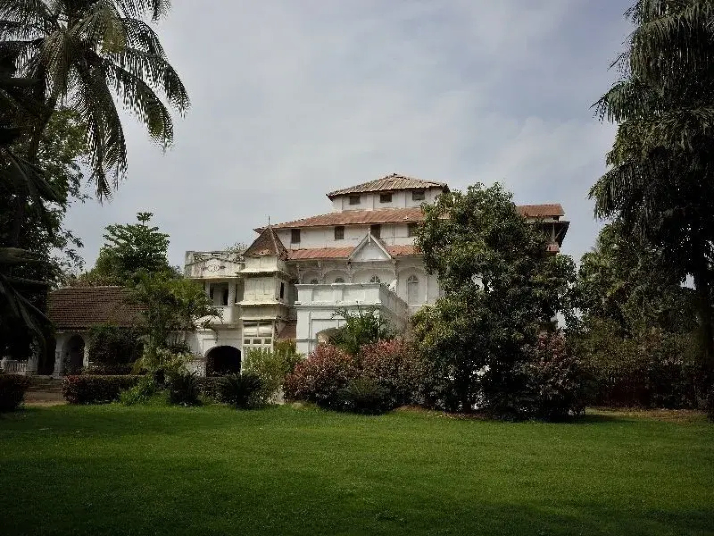 Jambughoda Palace - A home for Nature Lovers