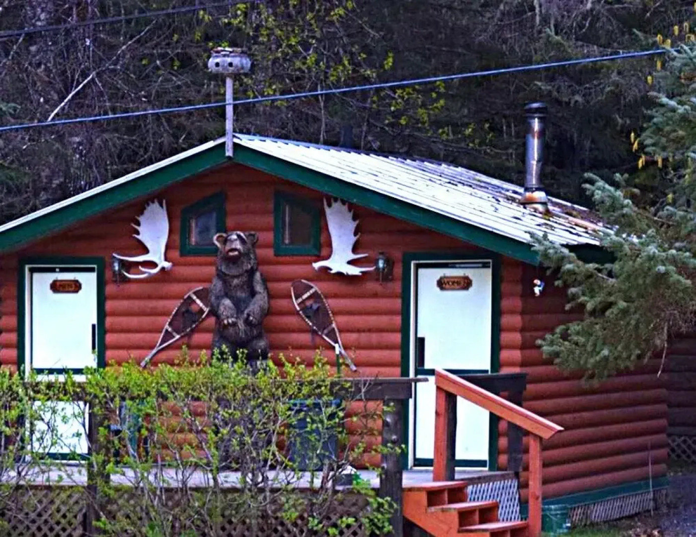 Alaska Creekside Cabins