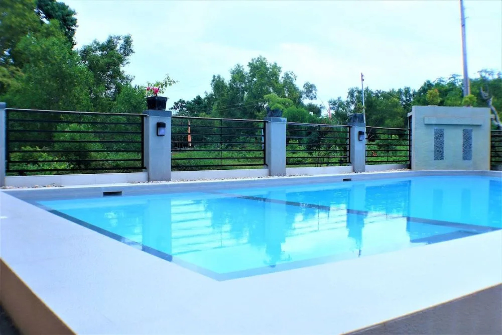 ZEN Rooms Greenfields Inn Bohol