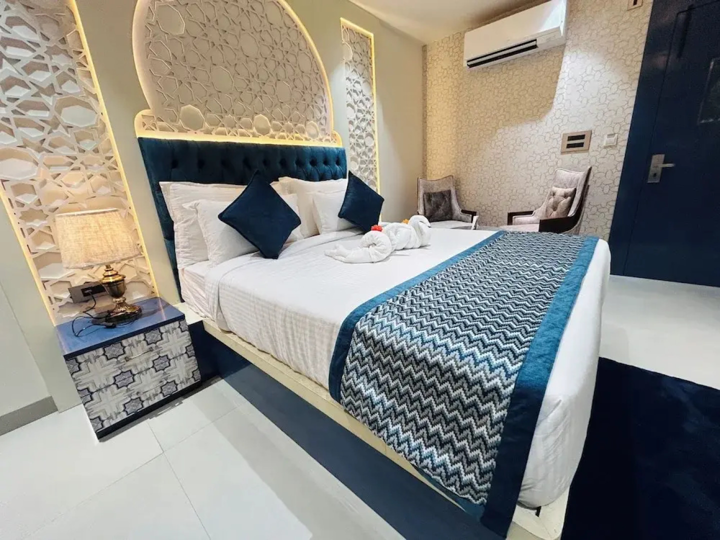 Hotel Meena Aurum Inn