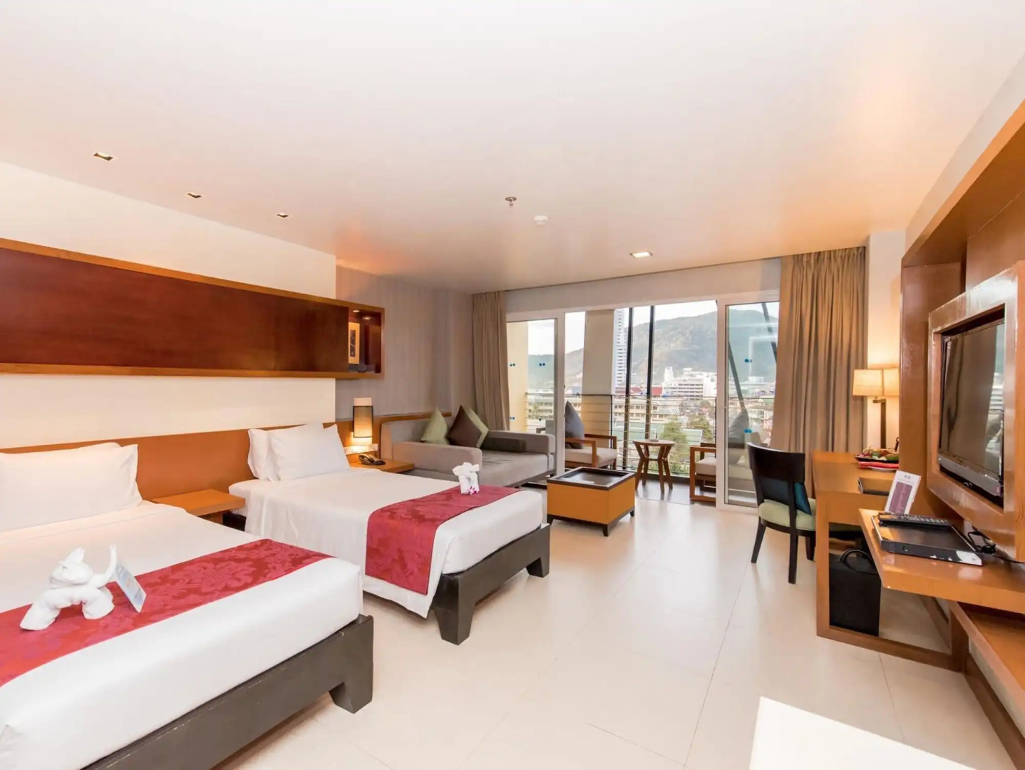 Отель ASHLEE Hub Hotel Patong