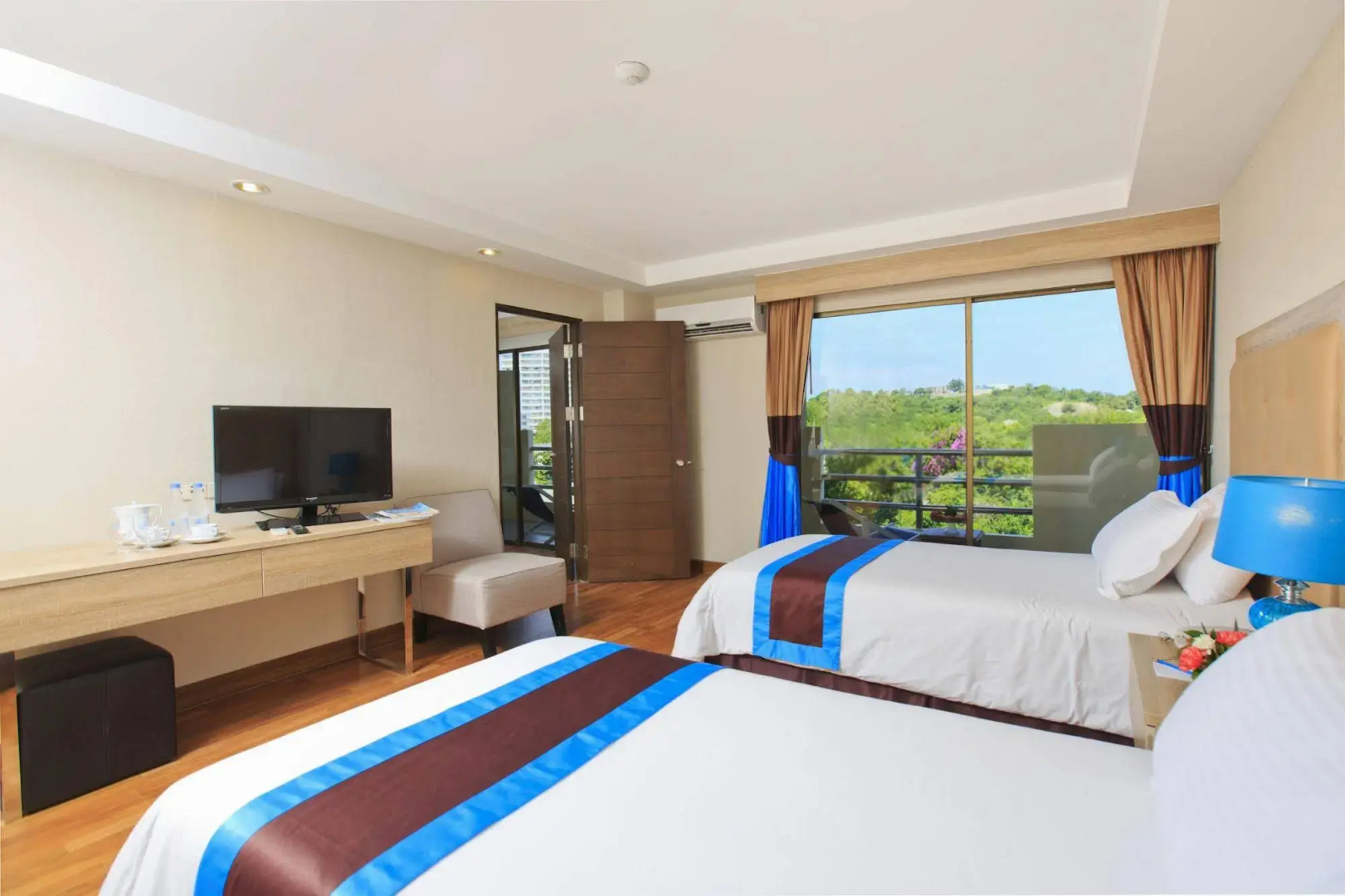 Blue Wave Beach Resort