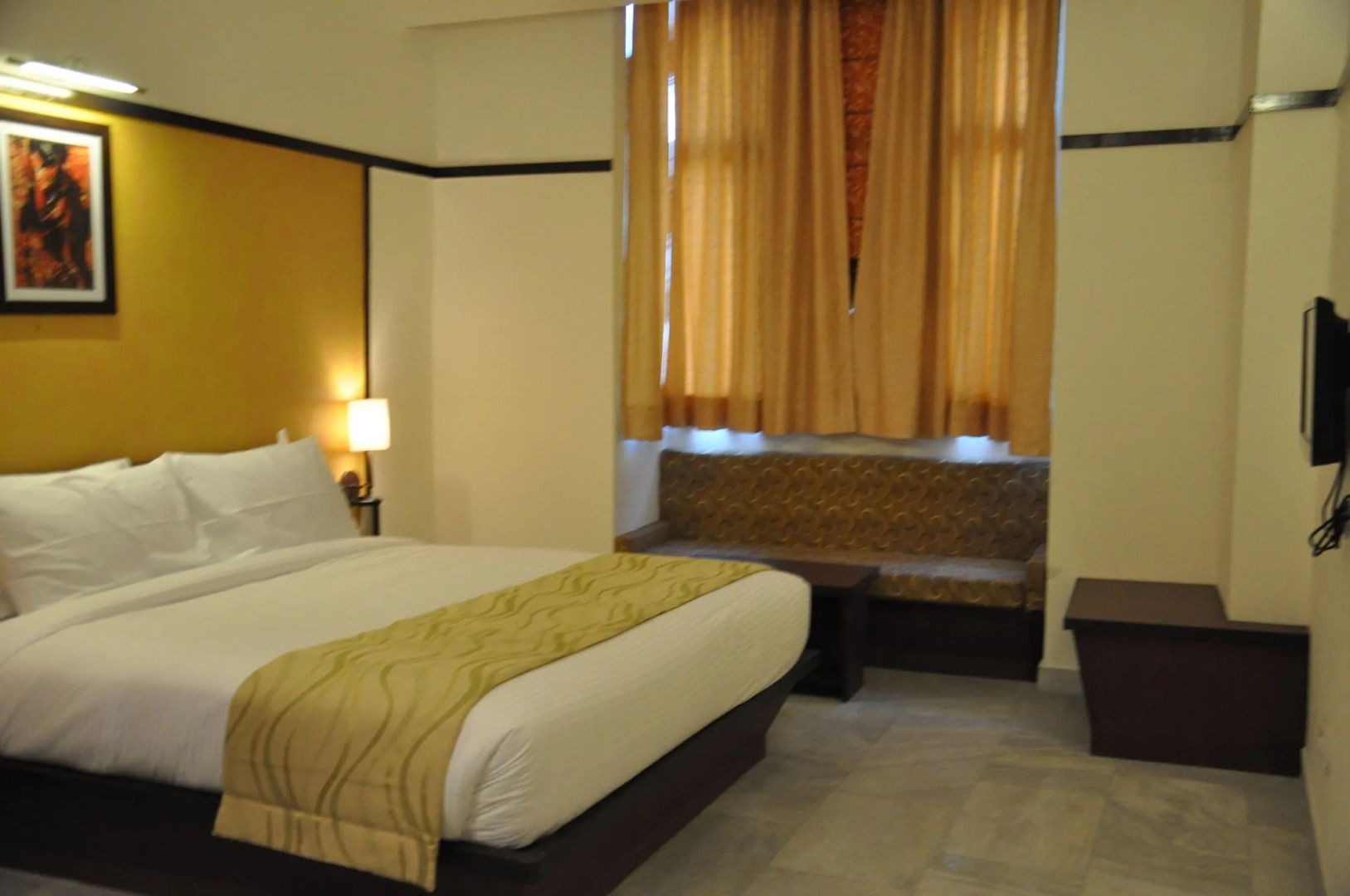 Hotel Krishna Sagar NH24