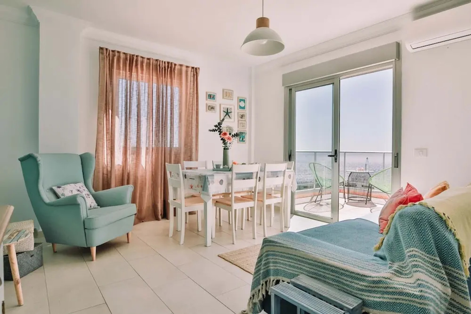 Modern & Chic Loft Apt. *Terrace *BBQ *Parking