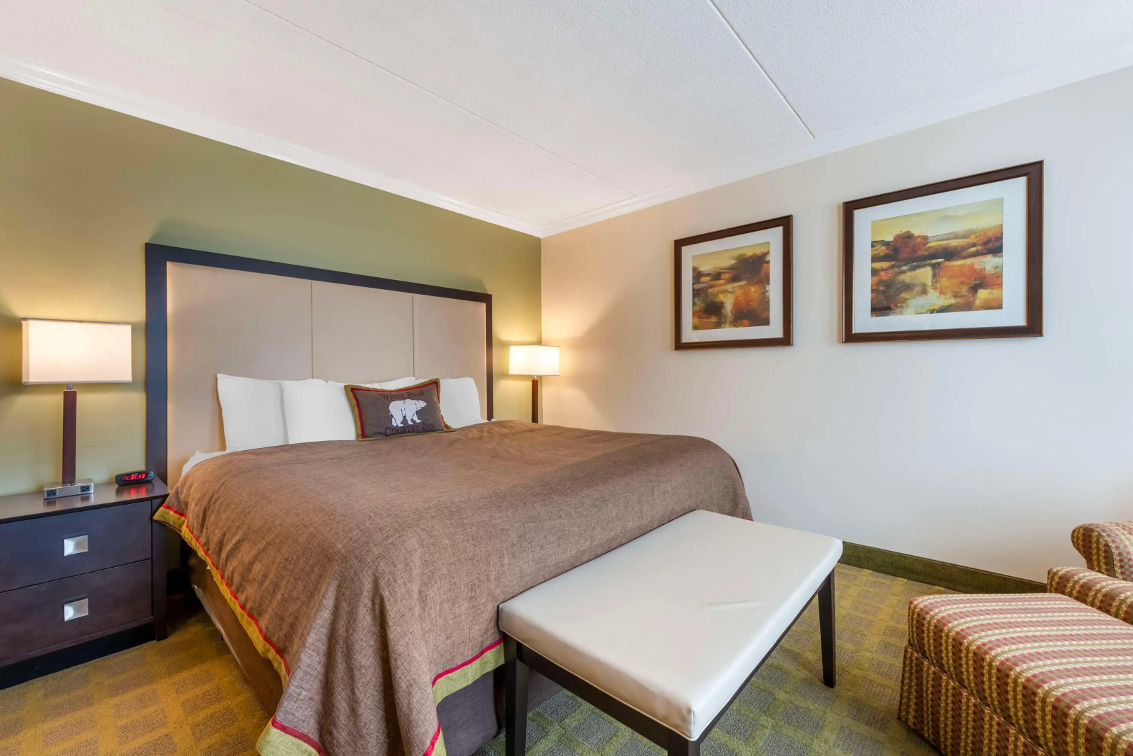 Best Western Plus White Bear Country Inn