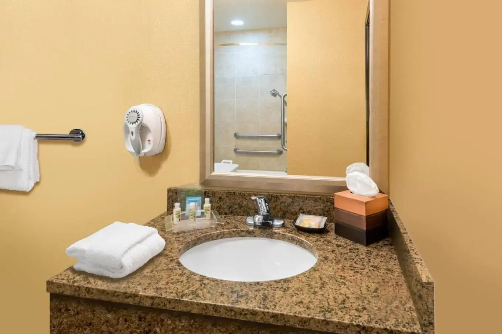 Holiday Inn Express & Suites Casa Grande by IHG