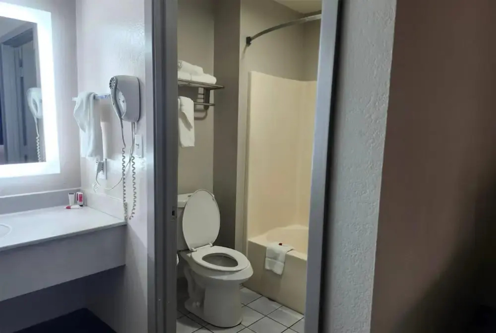 Days Inn Ocean Springs