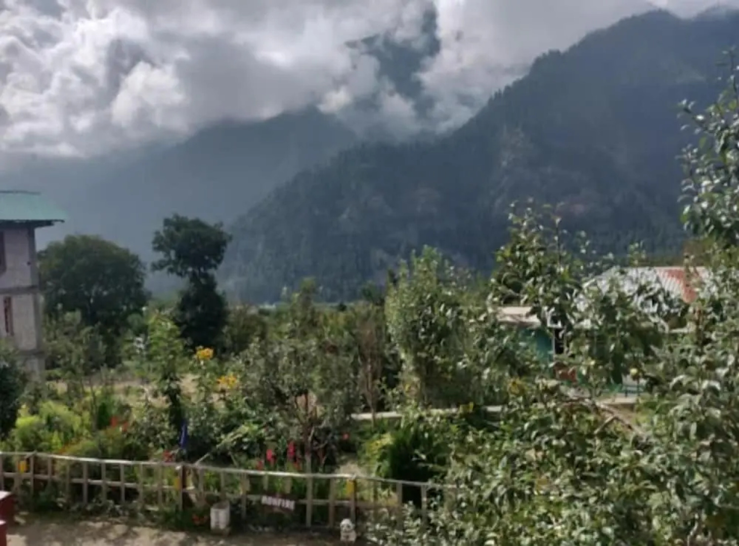 Shruti Guest House