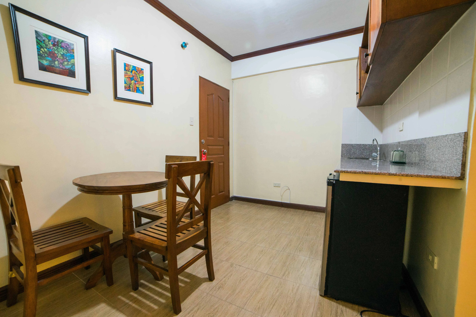 RedDoorz @ Moonwalk Paranaque