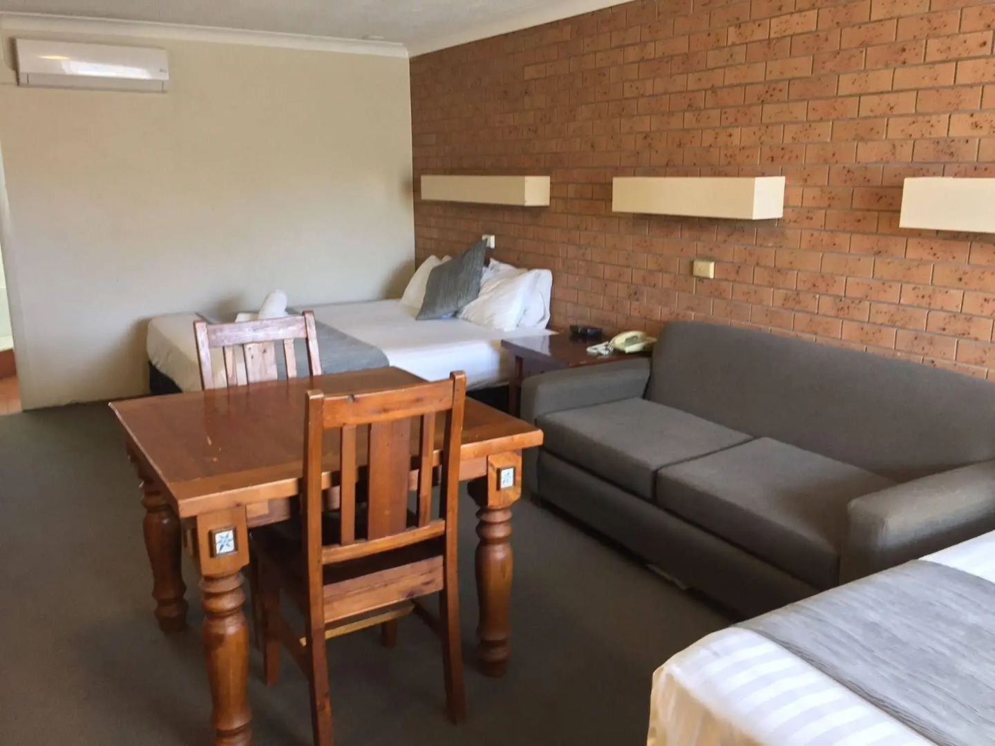 James Street Motor Inn