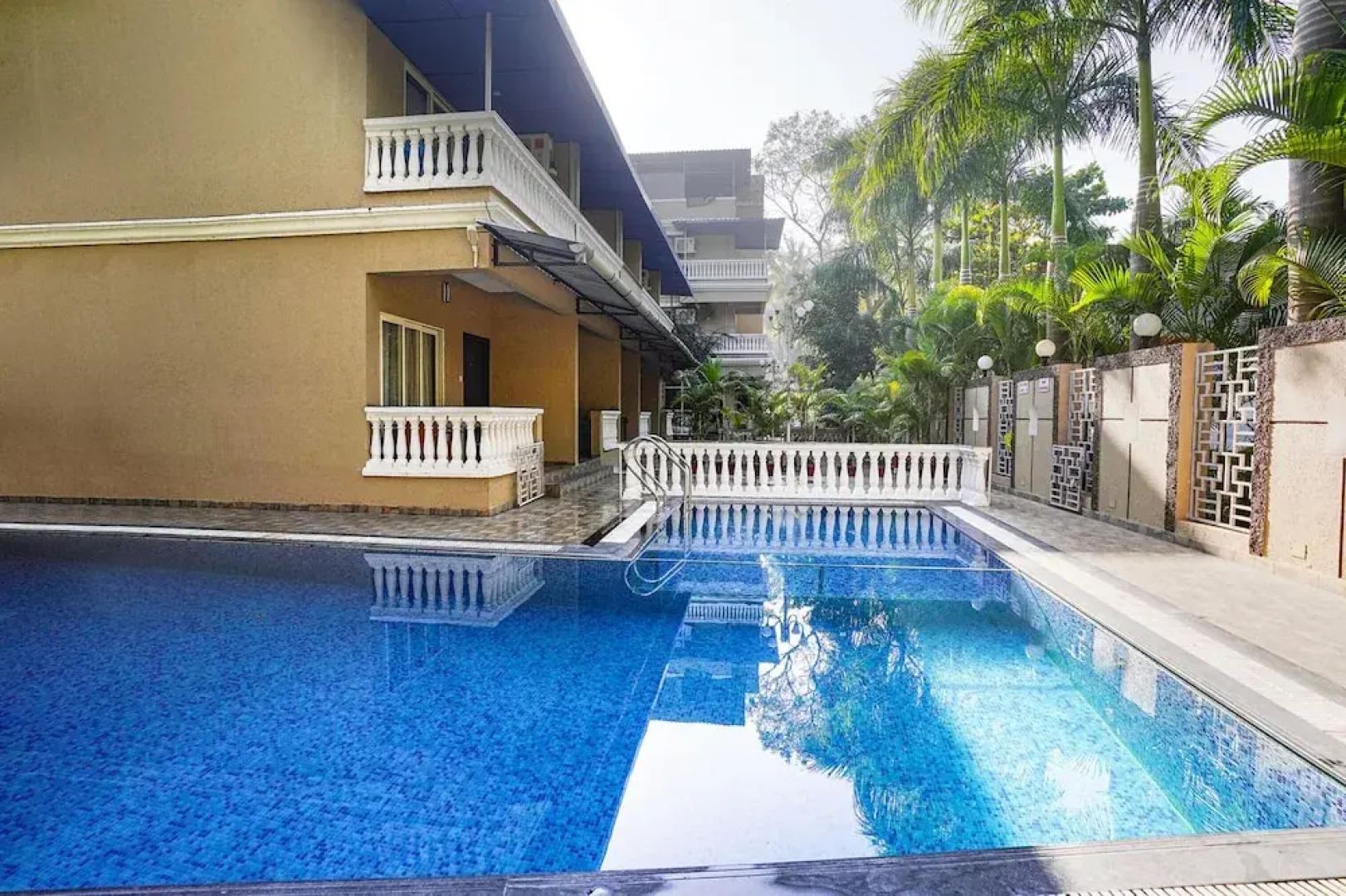 Fabhotel Blue Roof Sea Side