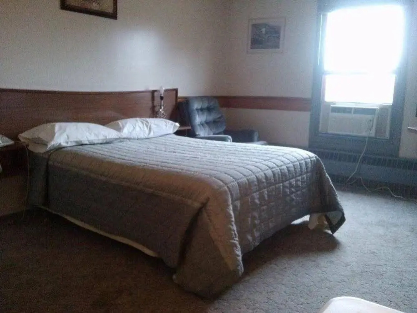 Bow Manor Motor Hotel