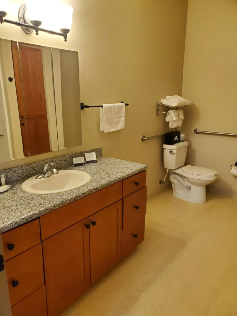 Clarion Hotel & Suites Williston