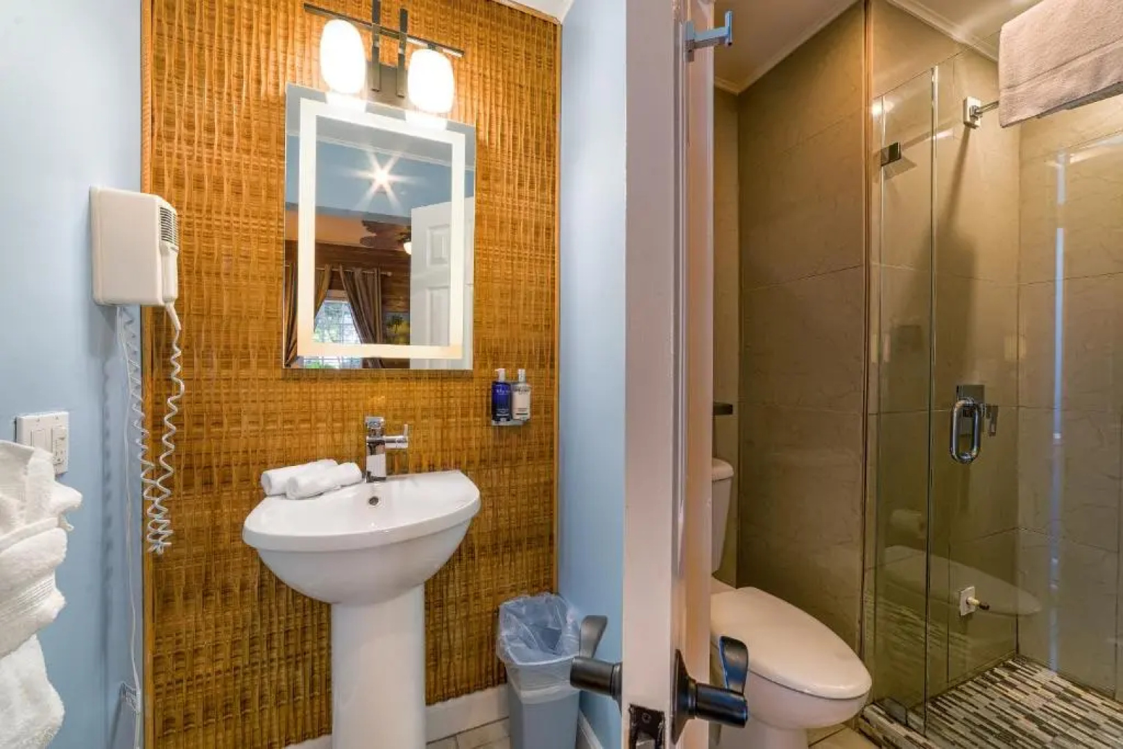 Seascape Tropical Inn - Adult Exclusive