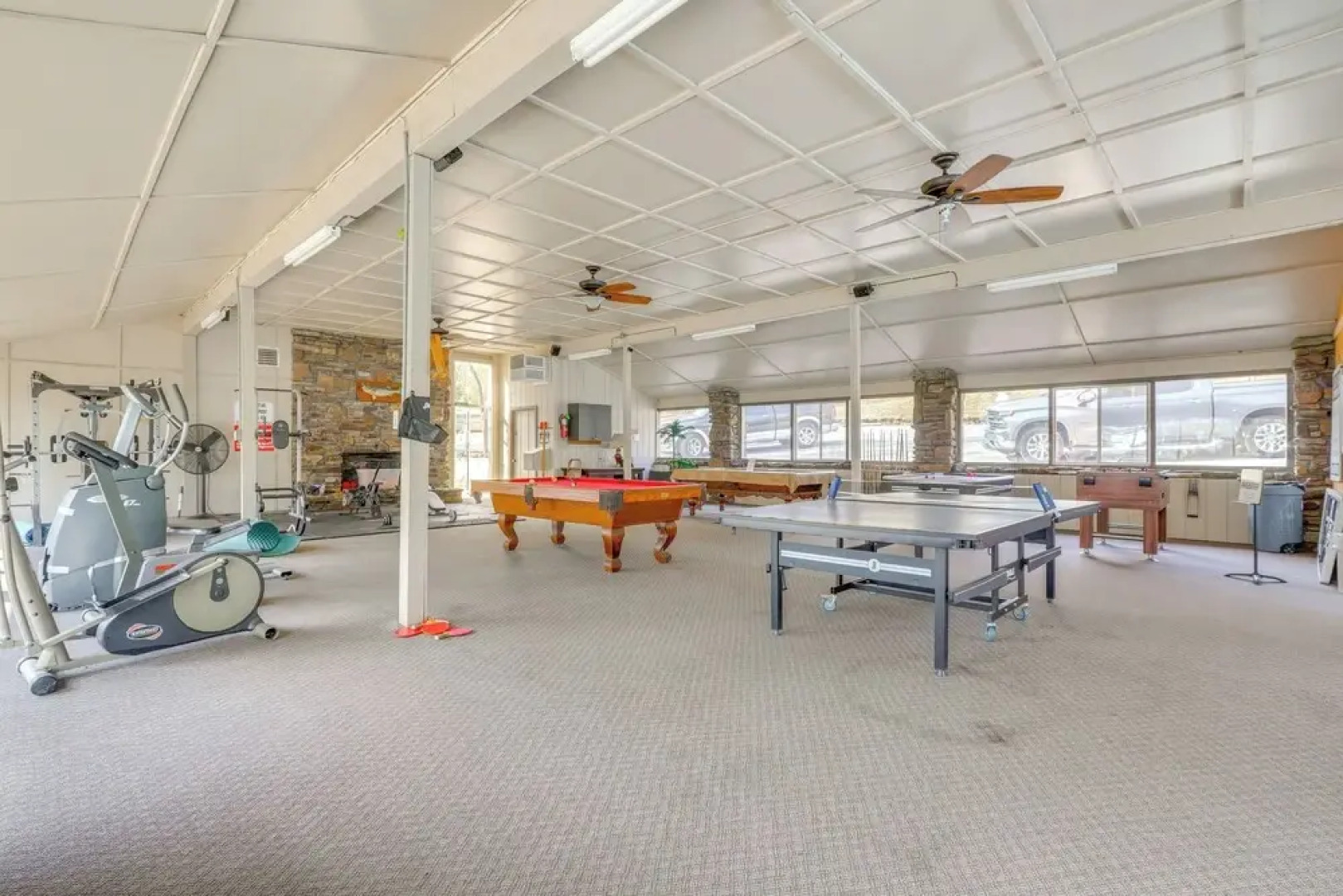 Grill & Rooftop Deck: Cozy Hideaway in Garfield