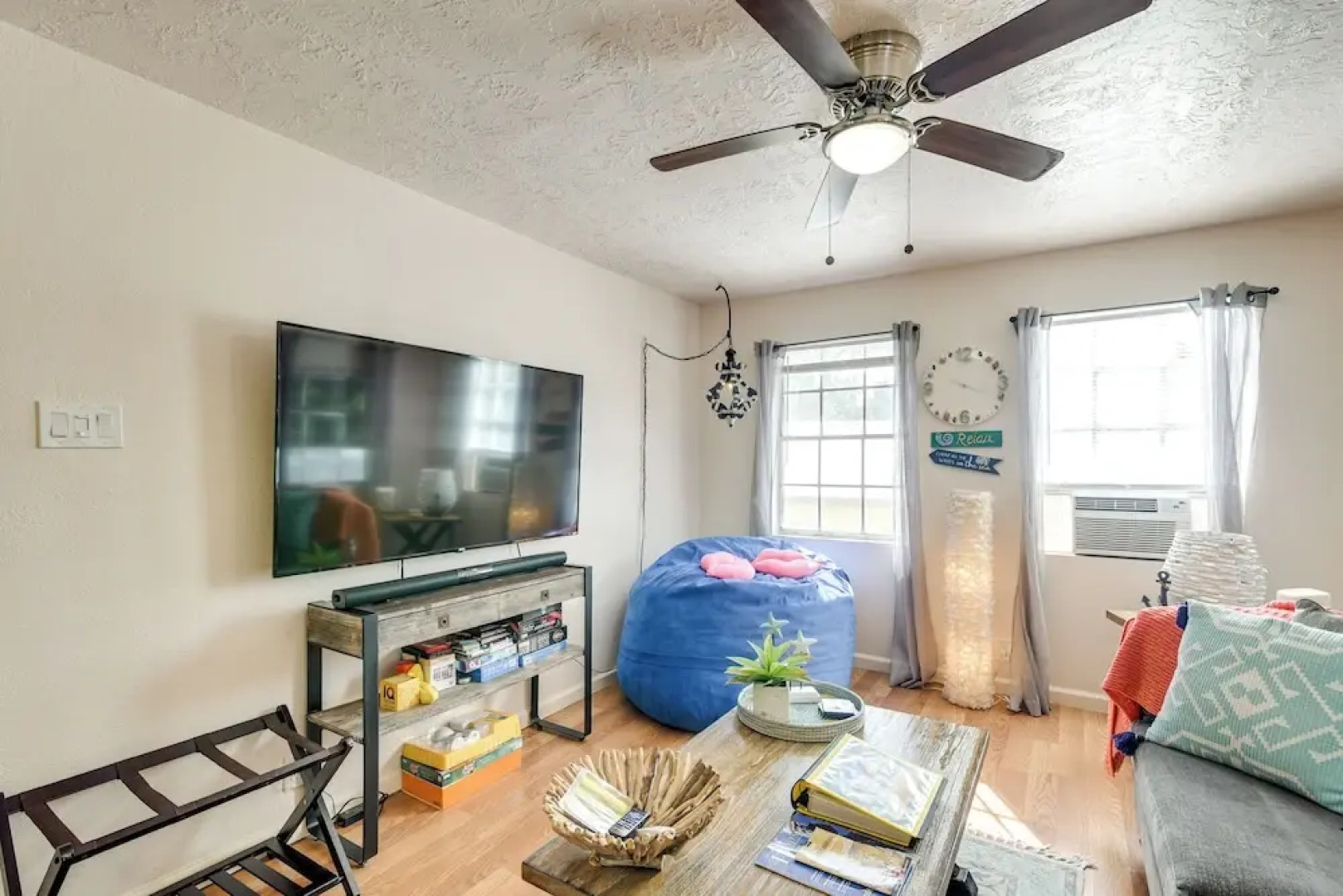 3 Mi to Boardwalk: Bacliff Apartment w/ Hot Tub