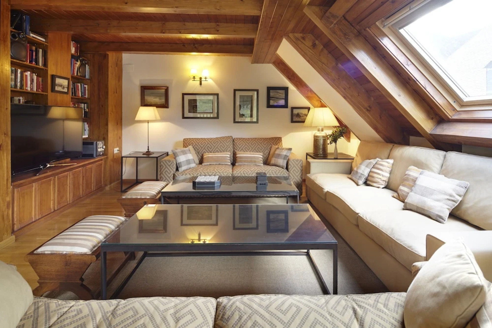 Era Garona by FeelFree Rentals