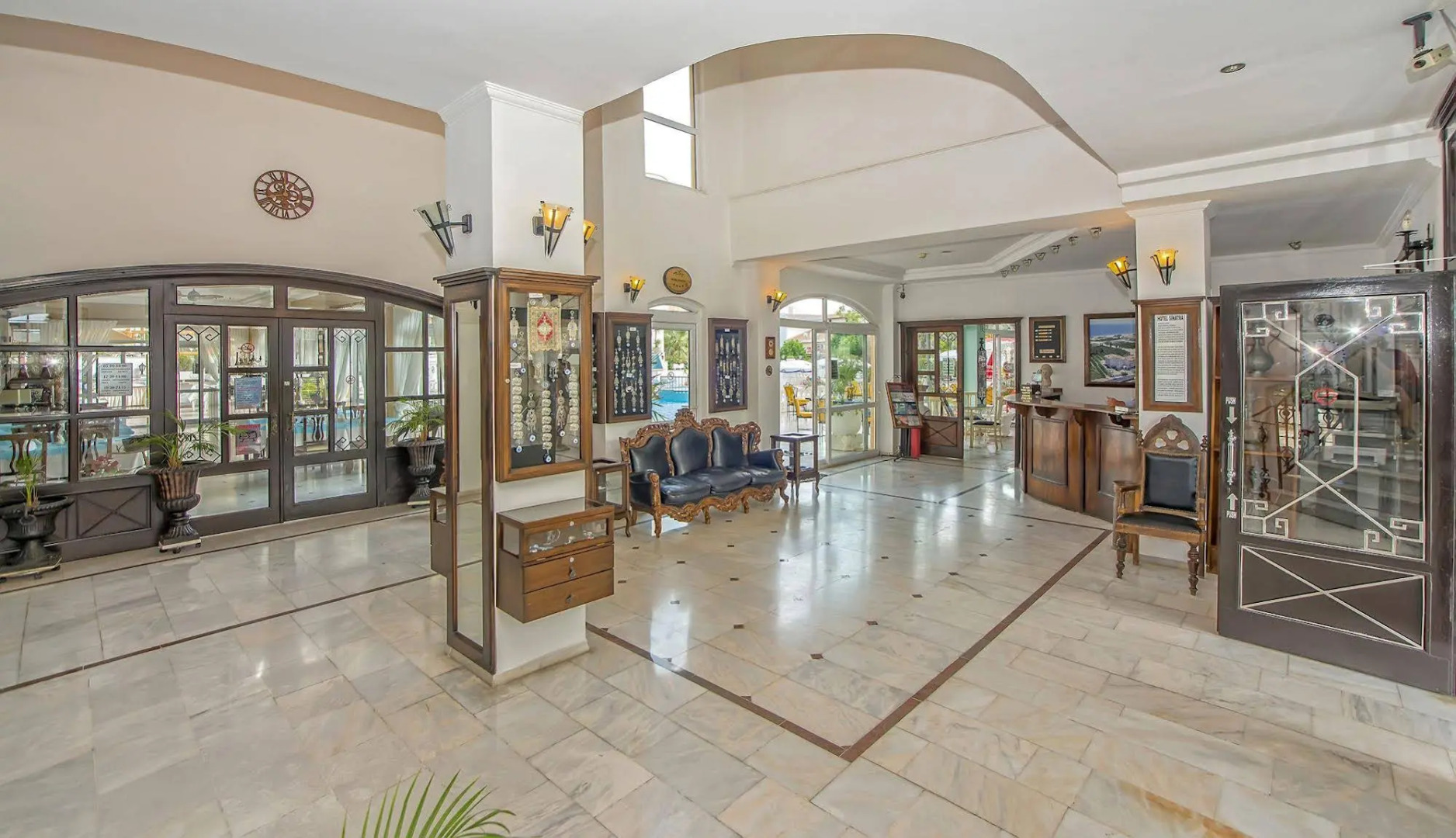 Отель Sinatra - All Inclusive