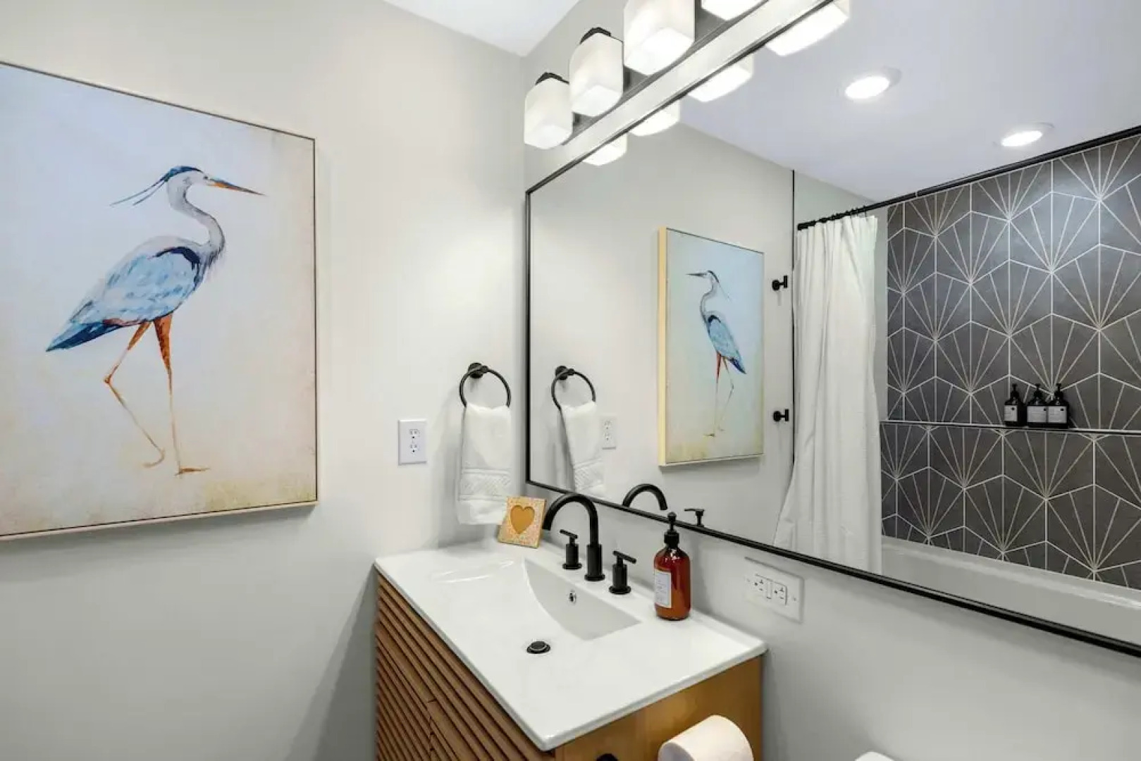 Little Bearcat Bungalow Stay on Ozark Waterfront