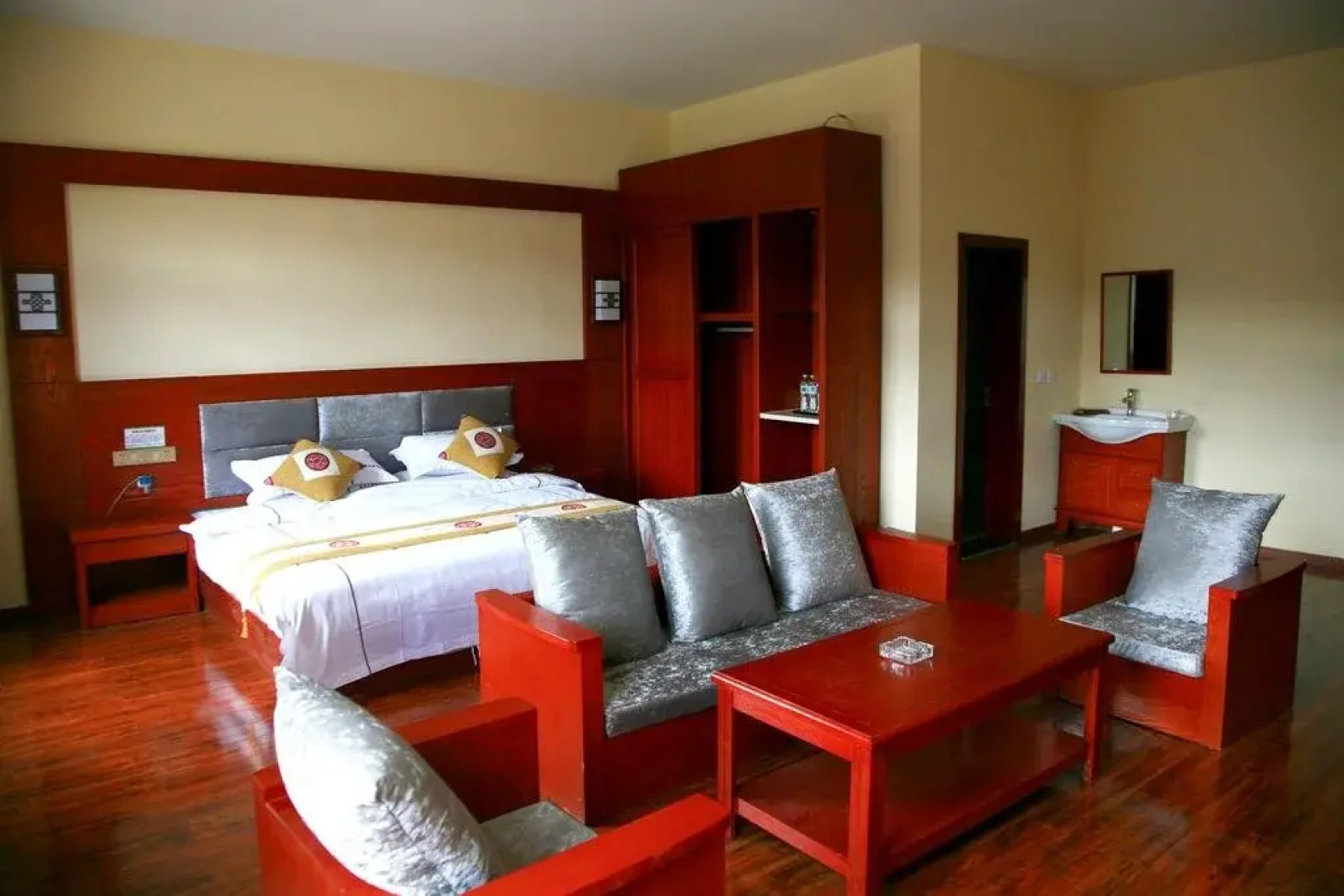 Yading Horizon Hotel