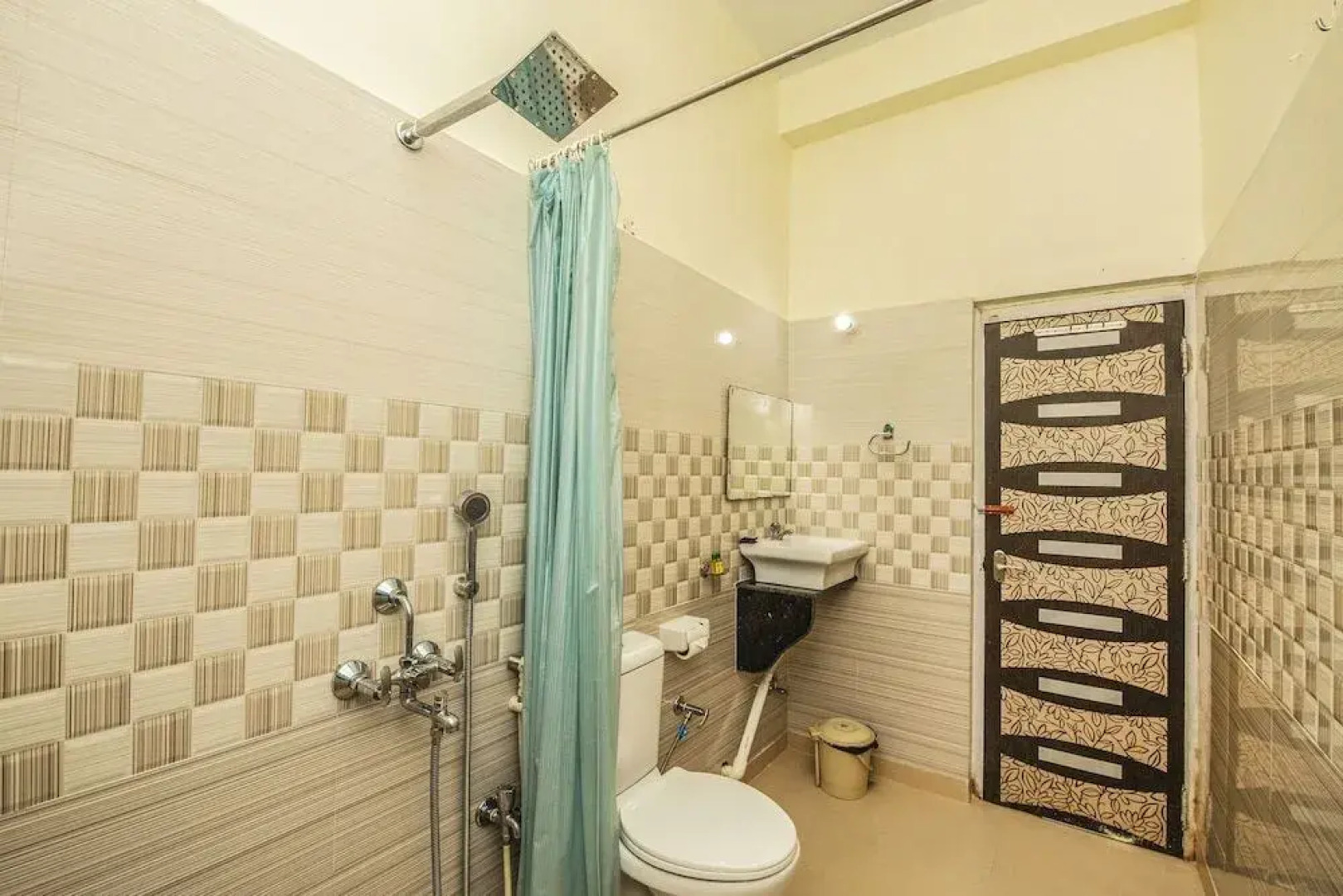 FabHotel Paradise Inn Salt Lake