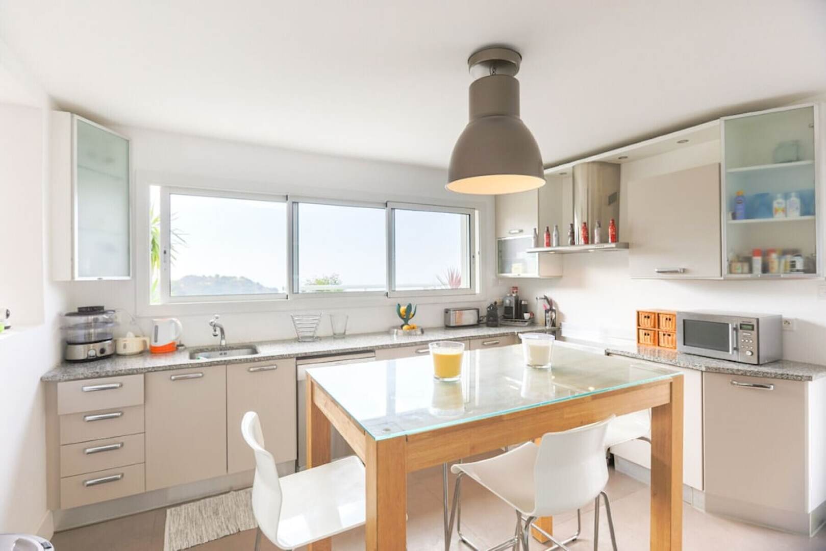 Monaco Vista VI4202 by Riviera Holiday H