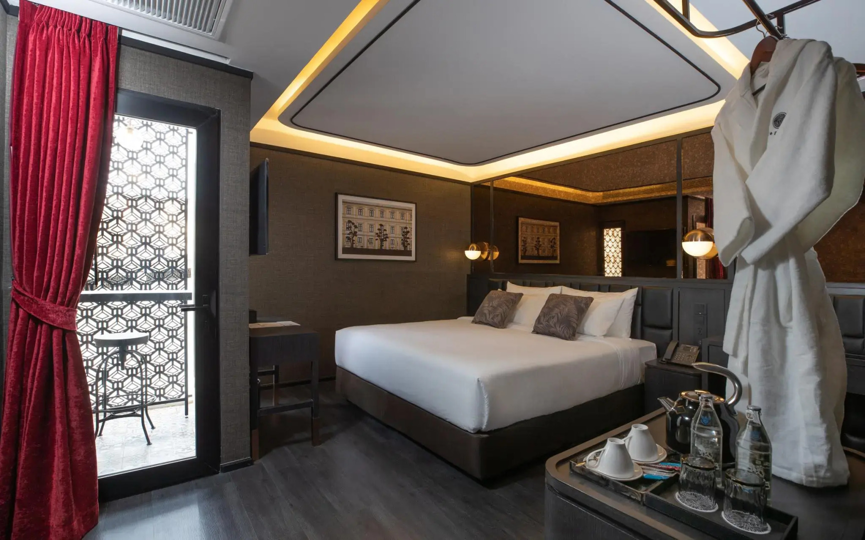 The Gravitique Hotel Khaosan