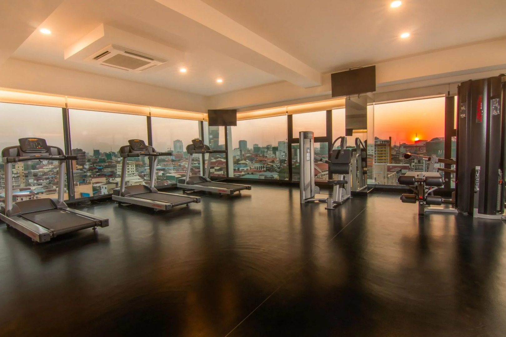 SUN & MOON, Urban Hotel