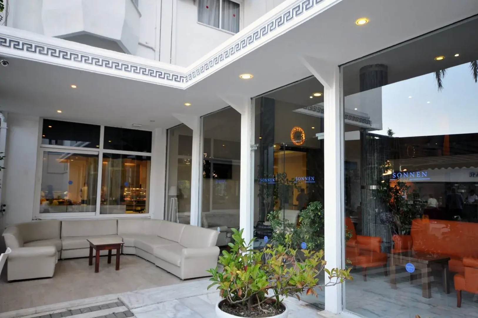 Sonnen Hotel