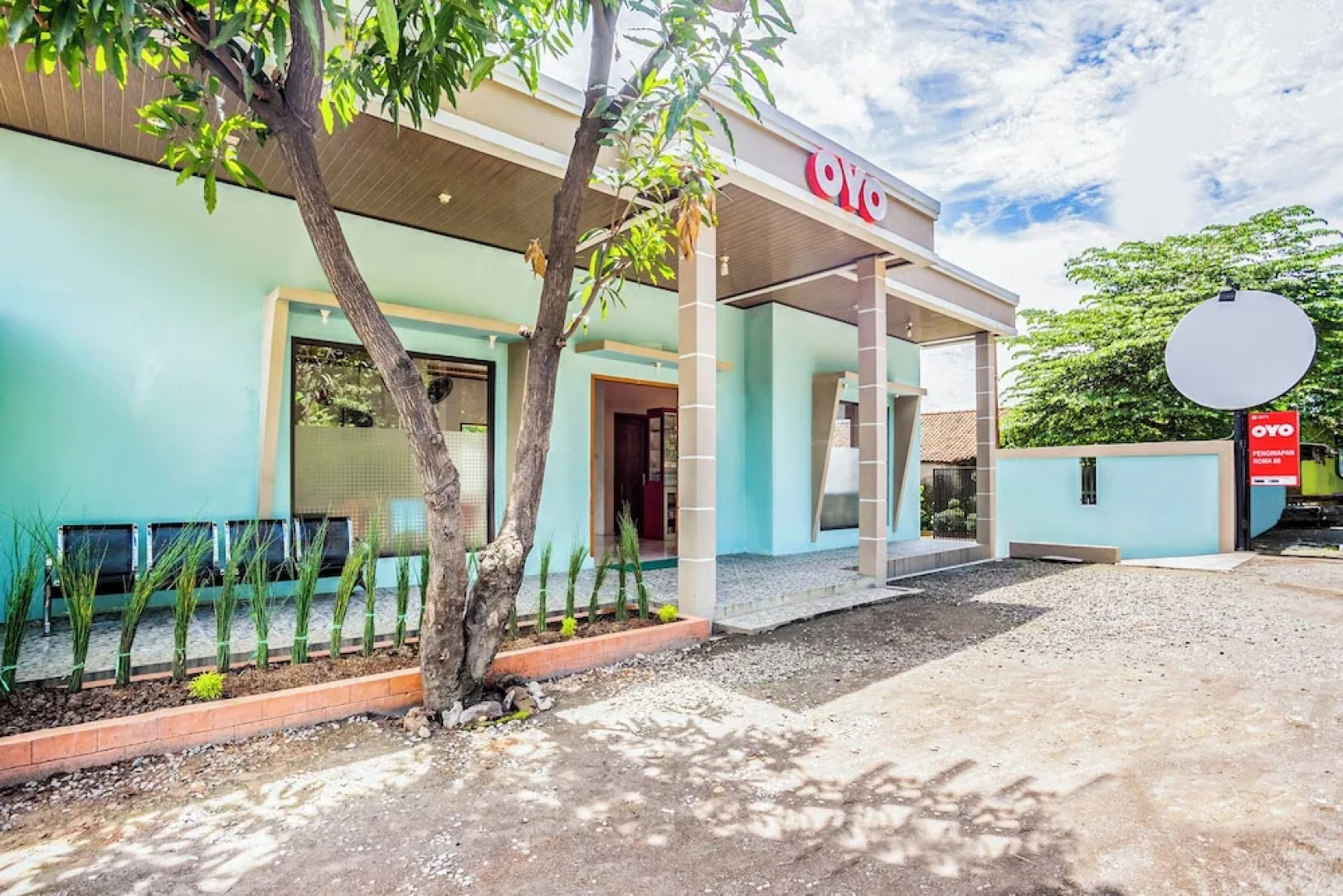 SPOT ON 2974 Penginapan Roma 88