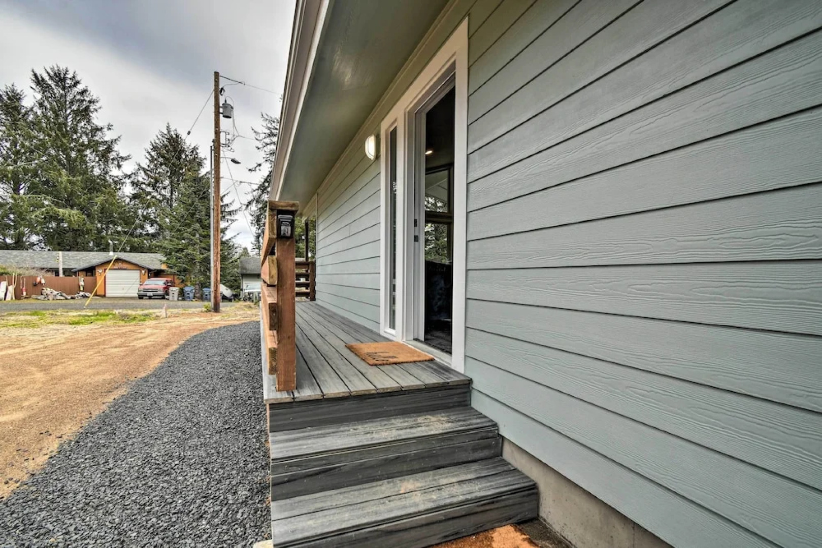 Cozy Cottage on the Coast Near Downtown Westport!