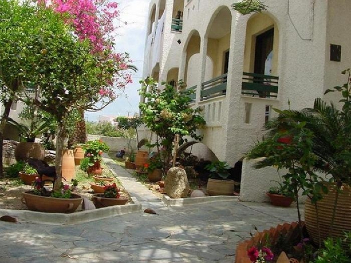 Bella Casita Family Apartments