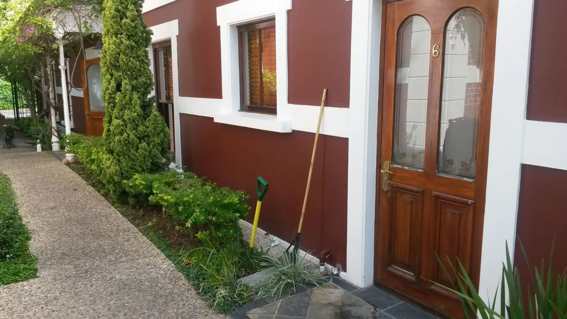 Roosenwijn Guest House