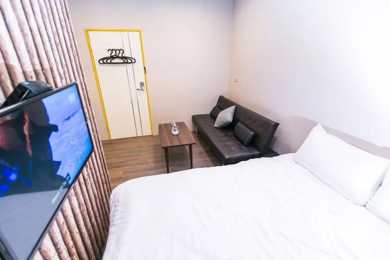 Taichung 213 corner homestay