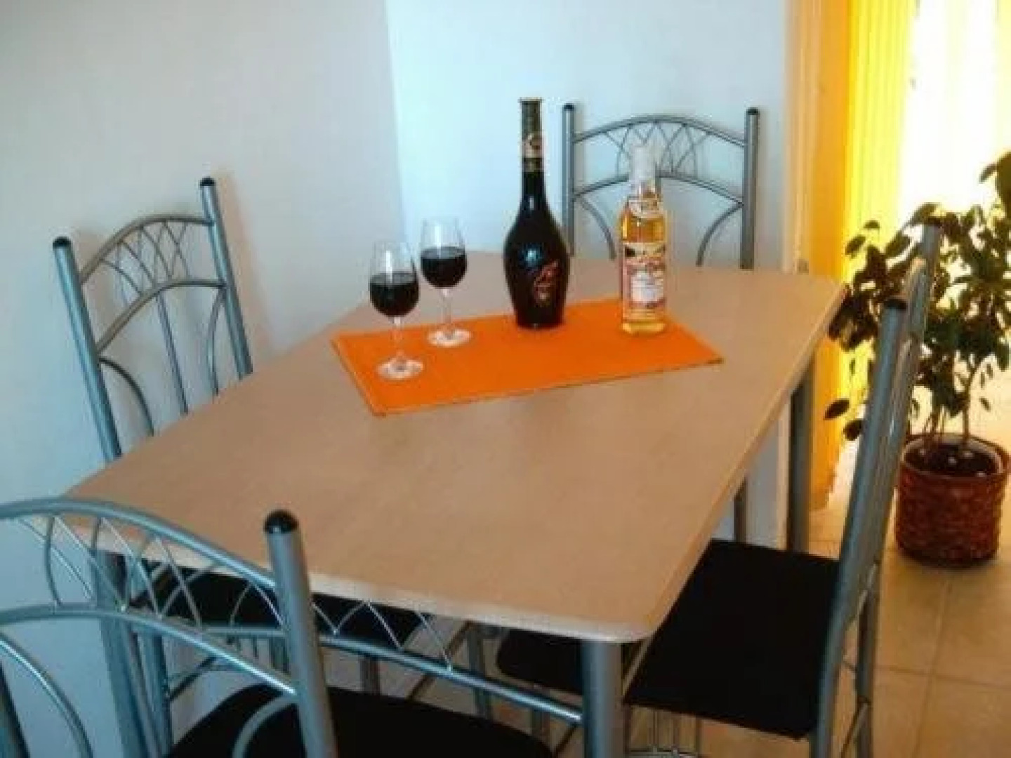 Lucky Beach Apartments