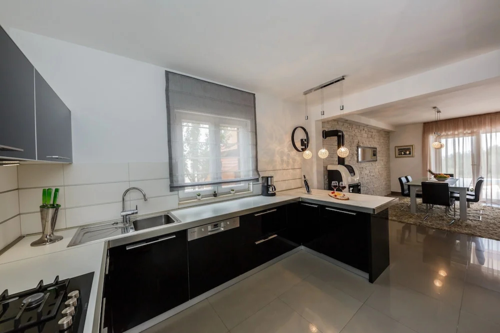 Luxury Secluded Villa w. Pool, Jacuzzi and Garden