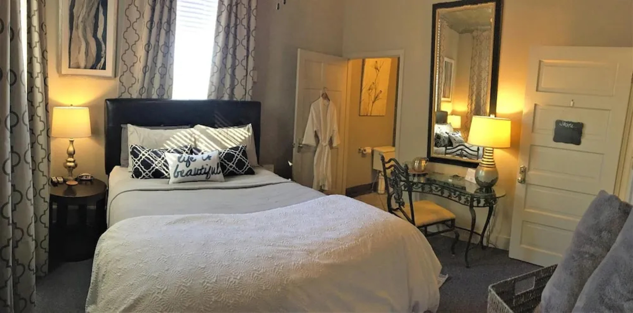 The Loft on the Square Guest Suites