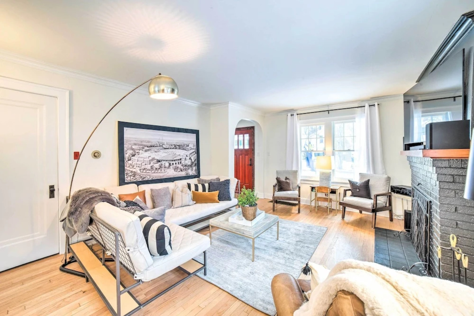 South Bend Home < 1 Mi to Notre Dame!