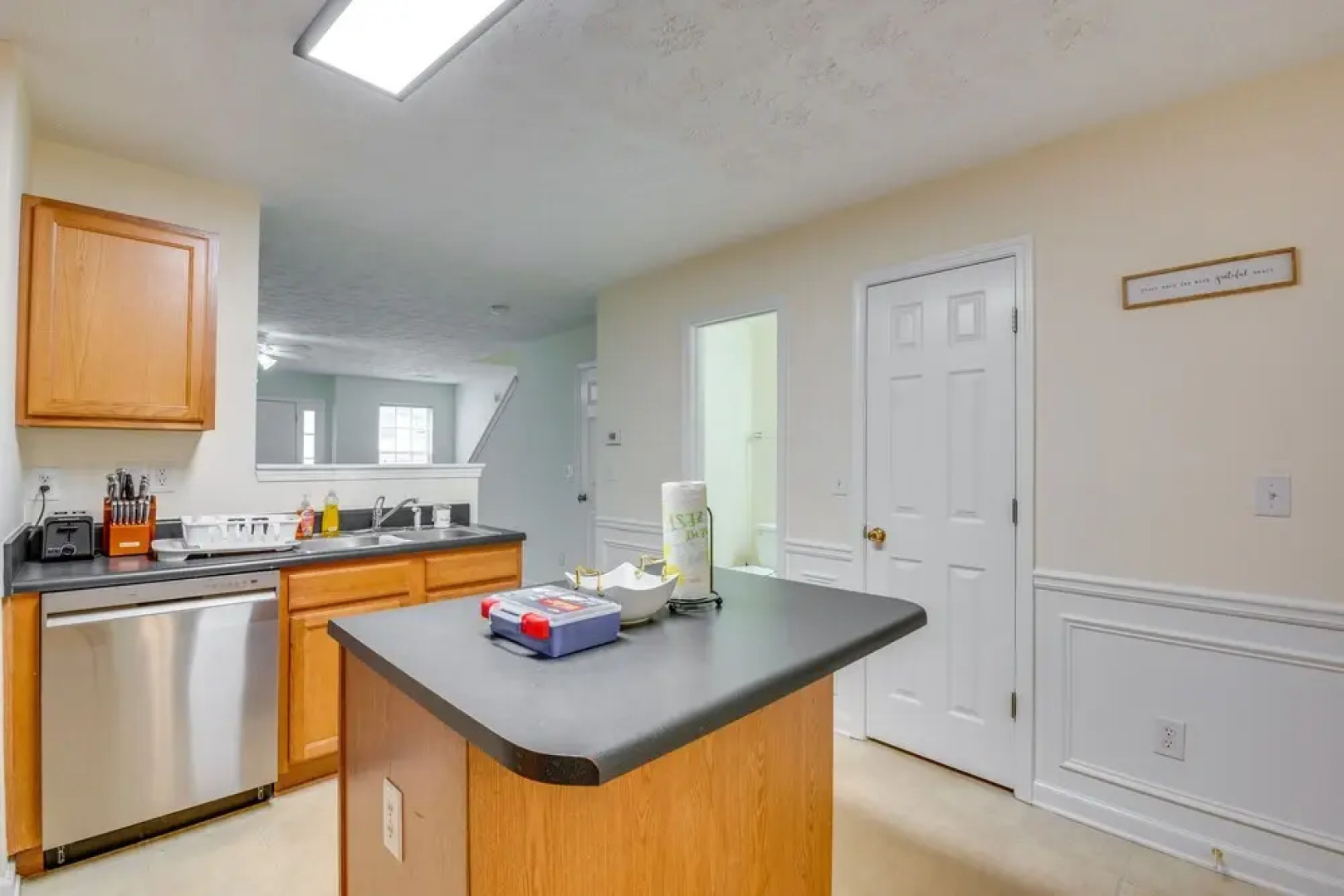 Bright Decatur Townhome ~ 10 Mi to Atlanta!