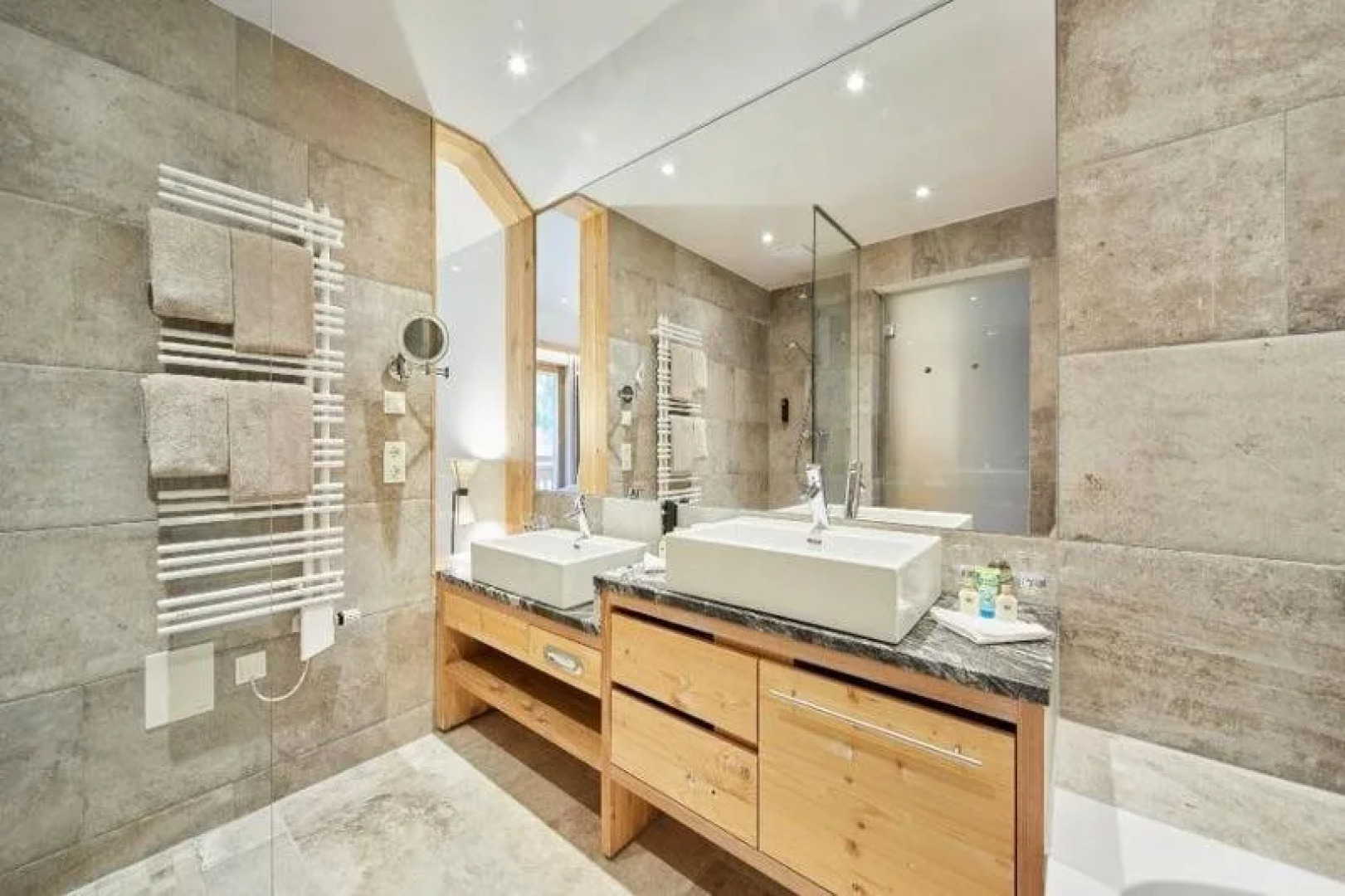 Leading Family Hotel  Resort Dachsteinknig