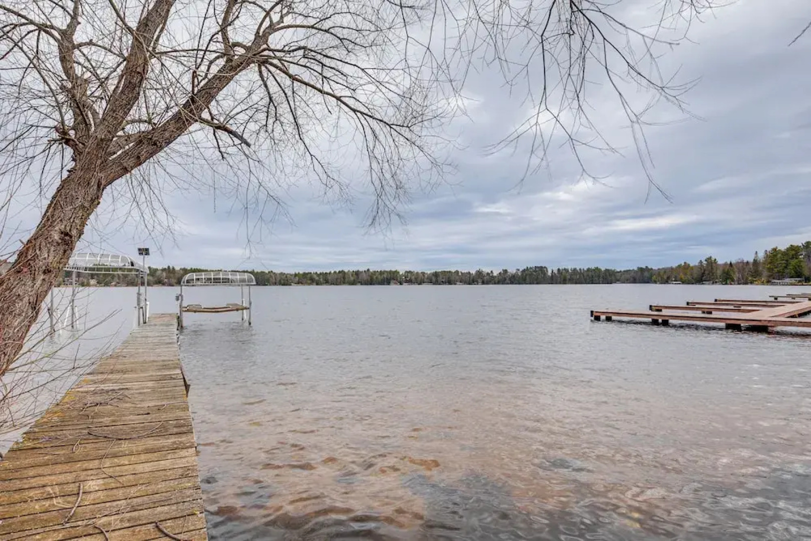 Boat Dock & Furnished Deck: Northwoods Lake House