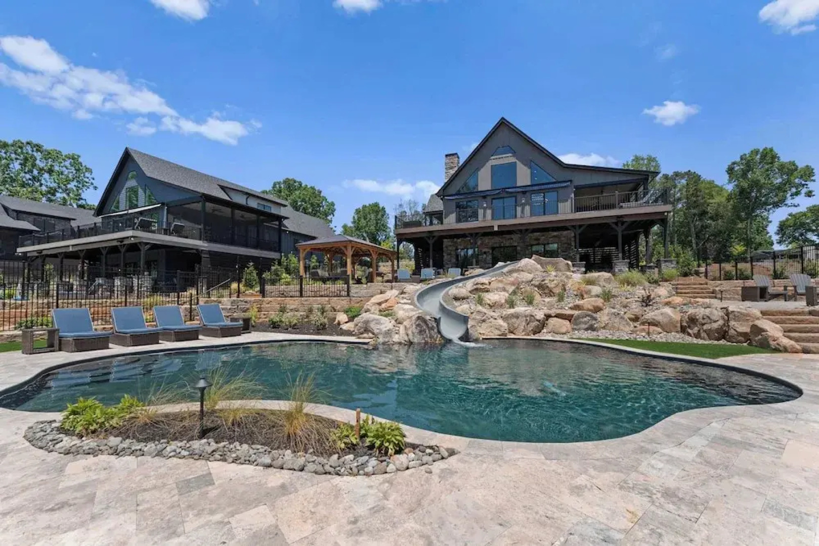 Blue Heron & Gray Fox by Avantstay 2 Lakefront Homes, Sleeps 44 Pool, Dock, Theater